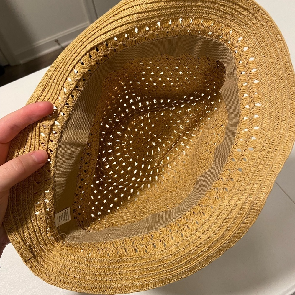 NWOT |‎ small rounded straw hat with fabric - Picture 4 of 5